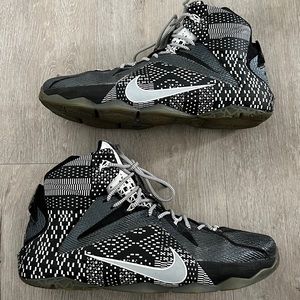Nike LeBron BHM Men’s shoes